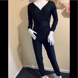 5/$25 Sexy Jumpsuit Size Small 🌸😍